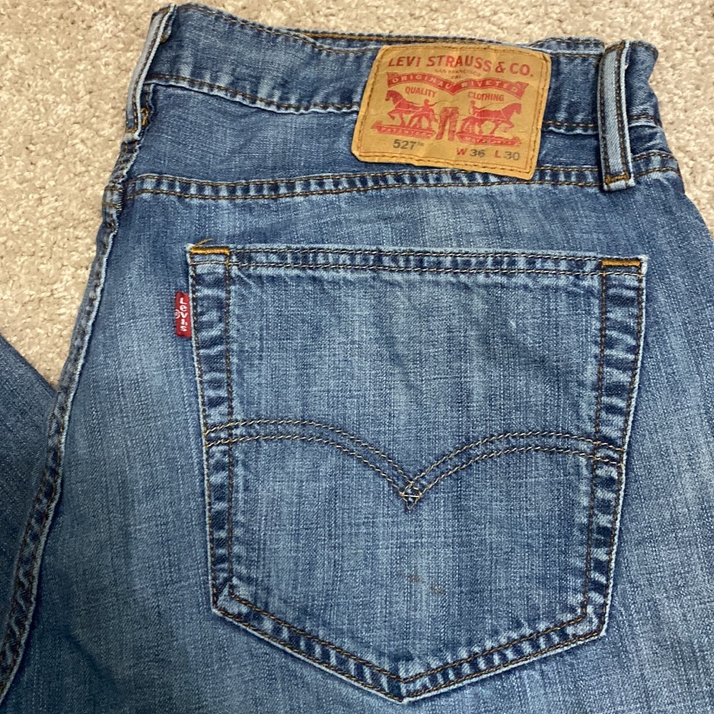 Men’s 527 Levi Jeans - Picture 2 of 9